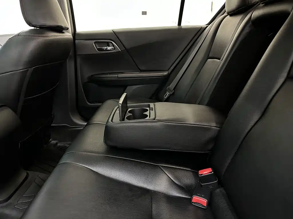 Honda Accord — миниатюра 7
