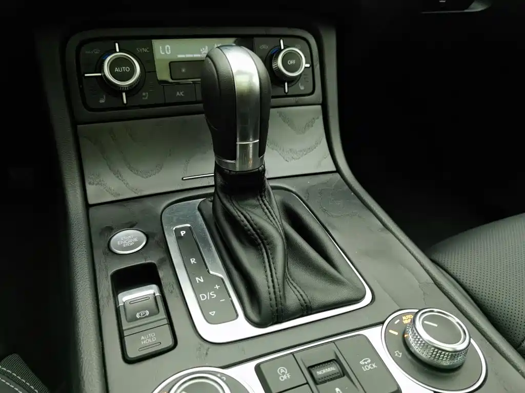 Volkswagen Touareg — миниатюра 13