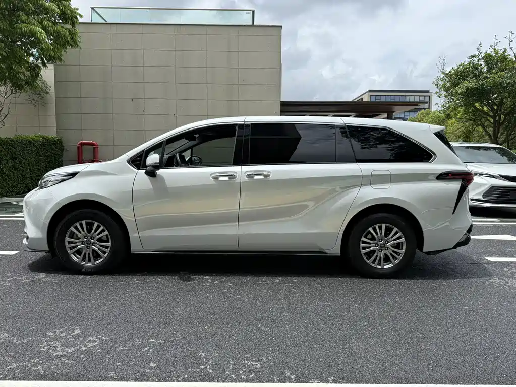 Toyota Sienna 2021 2.5L Luxury