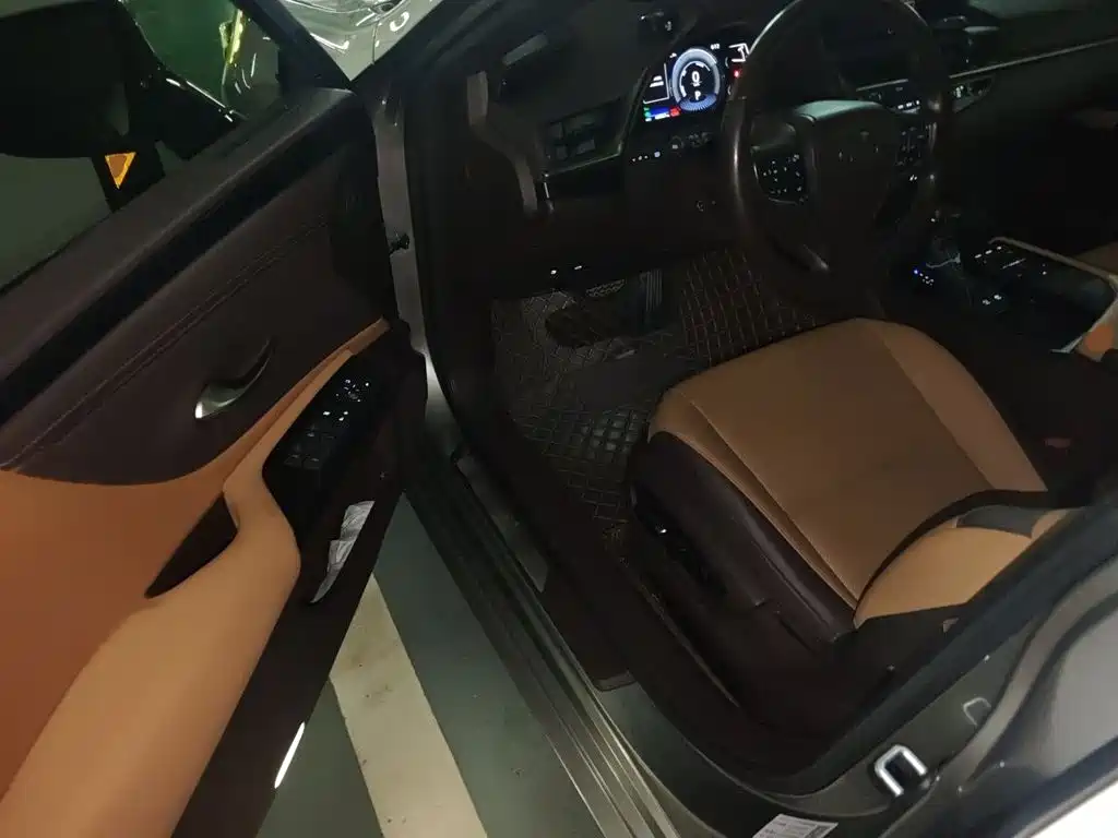 Lexus ES — миниатюра 14