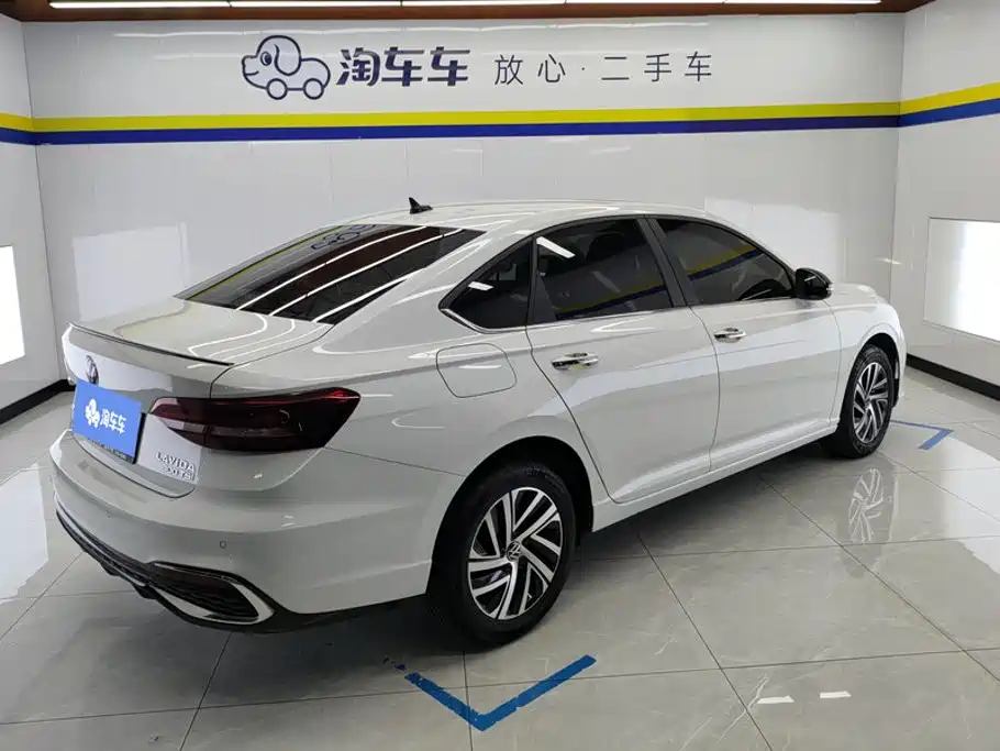 Volkswagen Lavida — миниатюра 3