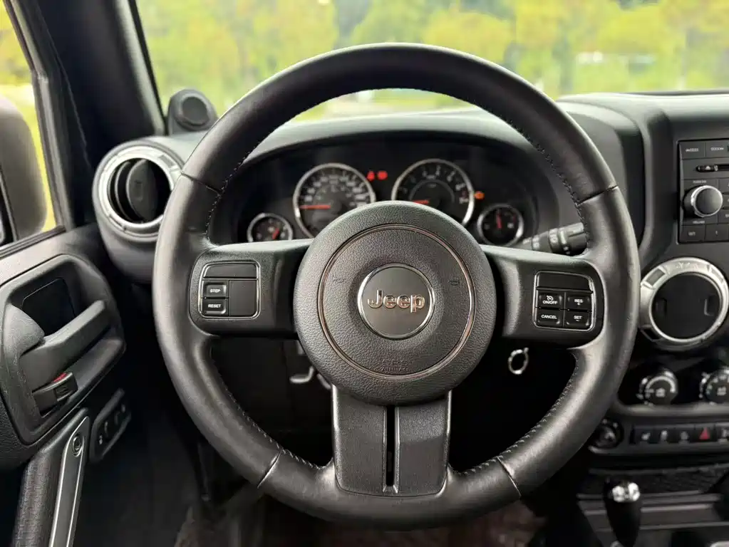Jeep Wrangler — миниатюра 14