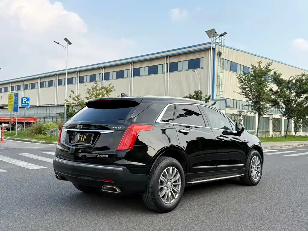 Cadillac XT5 — миниатюра 4