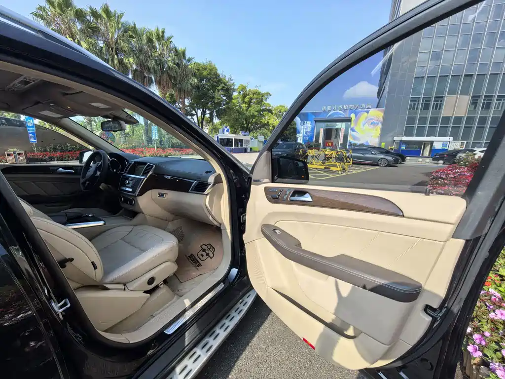 Mercedes-Benz GL-Class — миниатюра 16