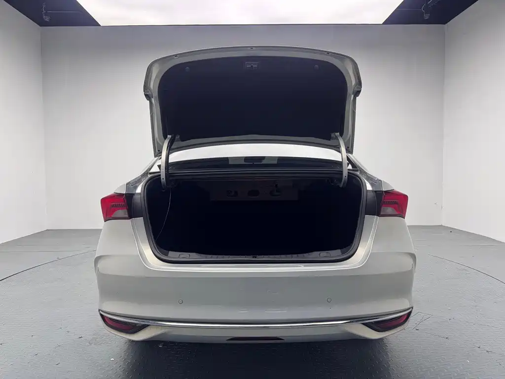 Buick Verano — миниатюра 12