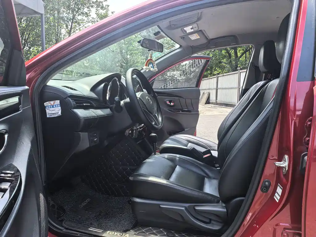 Toyota Yaris L — миниатюра 7