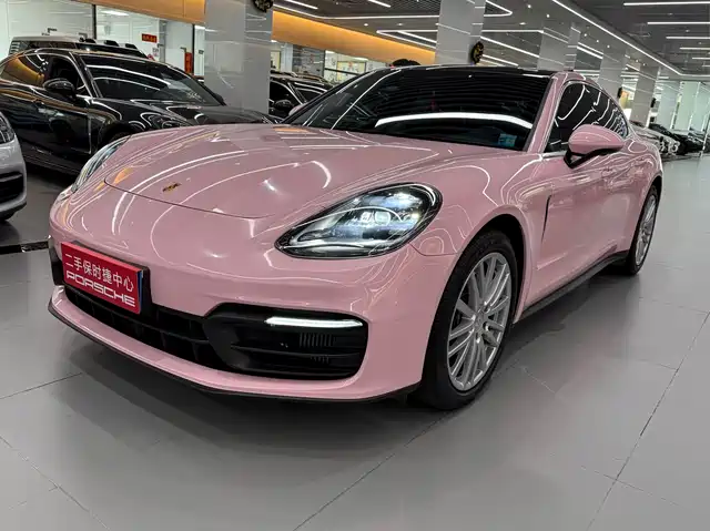 PORSCHE PANAMERA