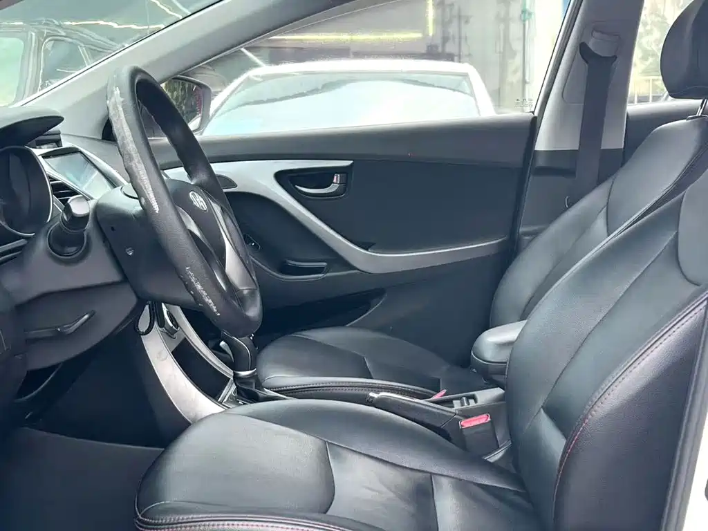 Hyundai Elantra Langdong — миниатюра 4