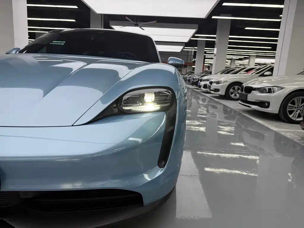 Porsche Taycan — миниатюра 26