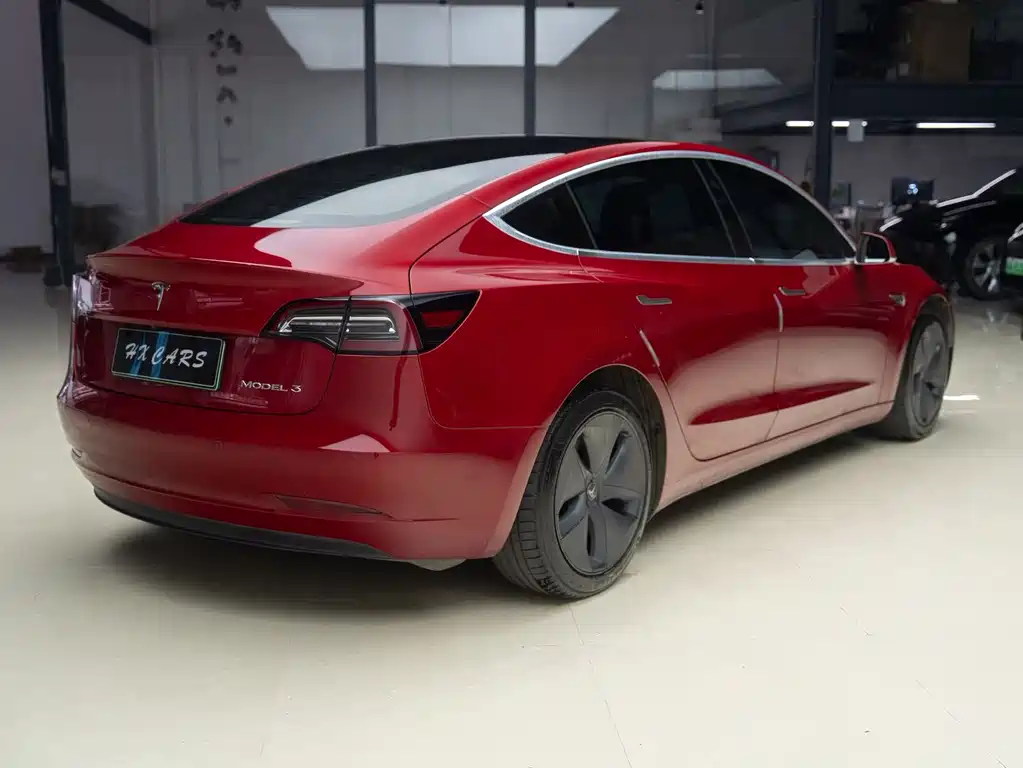 Tesla Model 3 — миниатюра 5