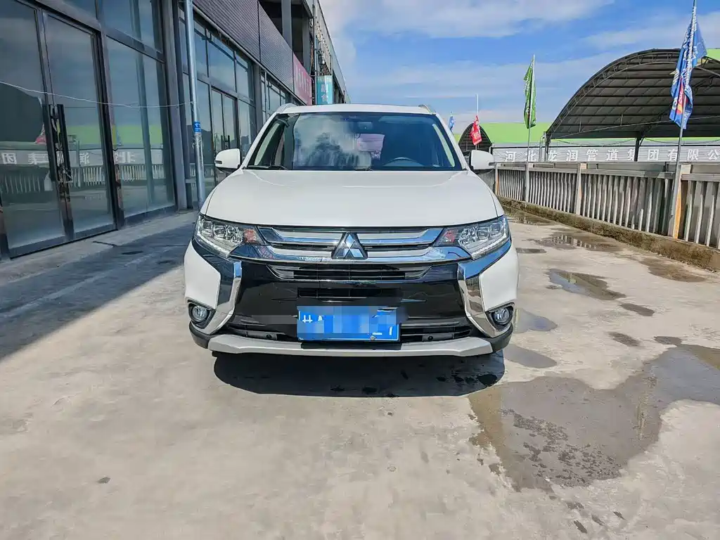 Mitsubishi Outlander — миниатюра 2
