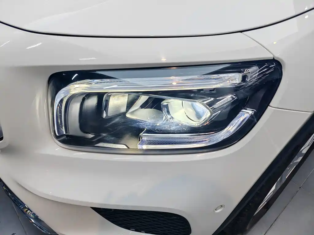 Mercedes-Benz GLB — миниатюра 2