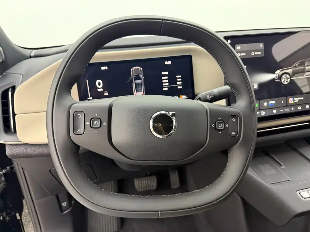 Volvo XC70 PHEV — миниатюра 10