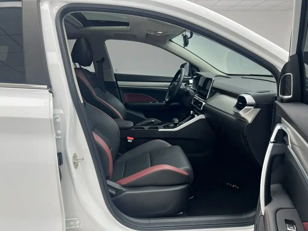 Geely Binyue — миниатюра 7