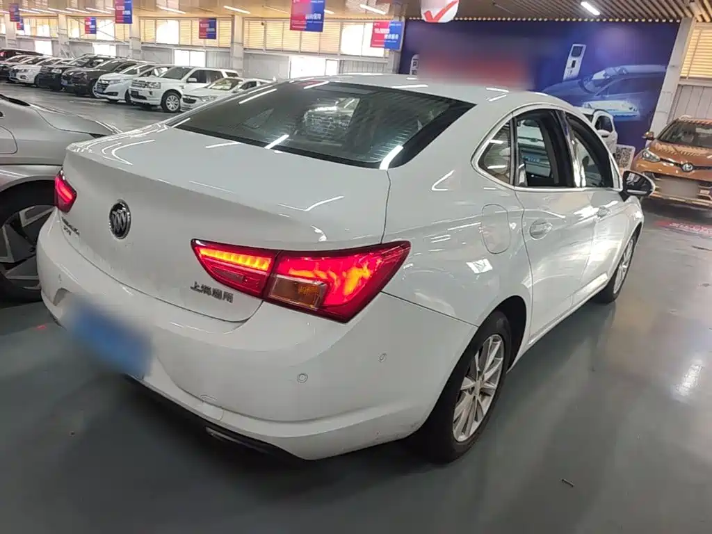 Buick Verano — миниатюра 7