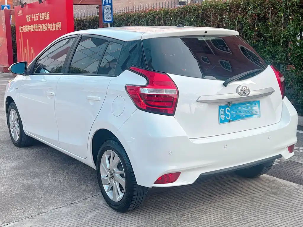 Toyota Yaris L — миниатюра 6