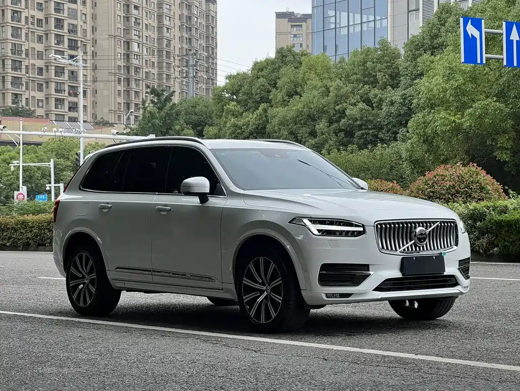 Volvo XC90 2020 T6 Luxury 7 мест