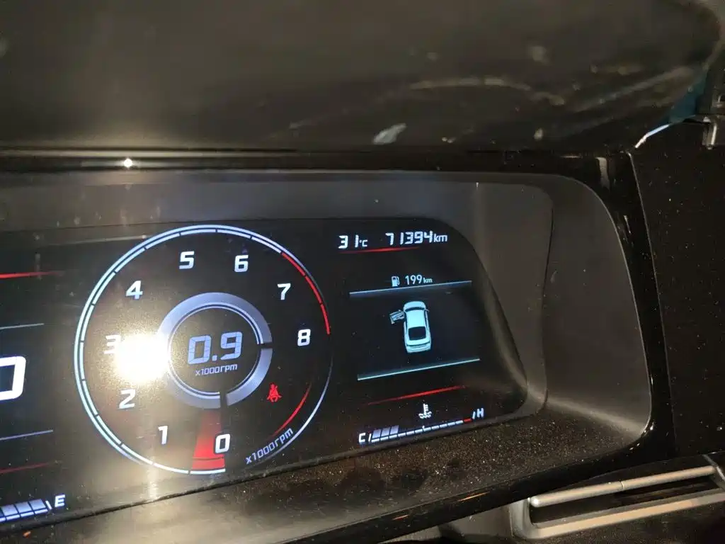 Hyundai Elantra — миниатюра 8