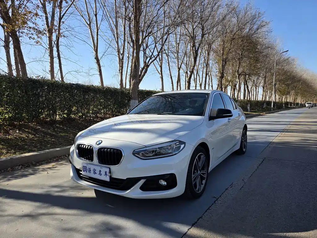 BMW 1 SERIES