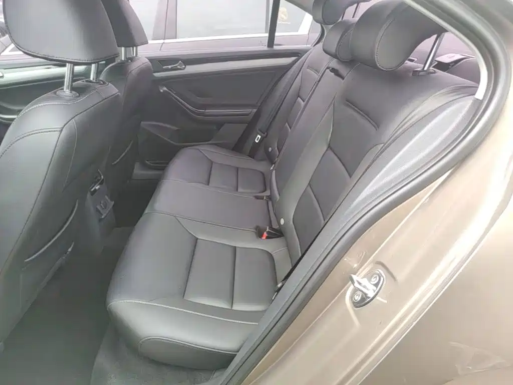 Volkswagen Sagitar — миниатюра 17