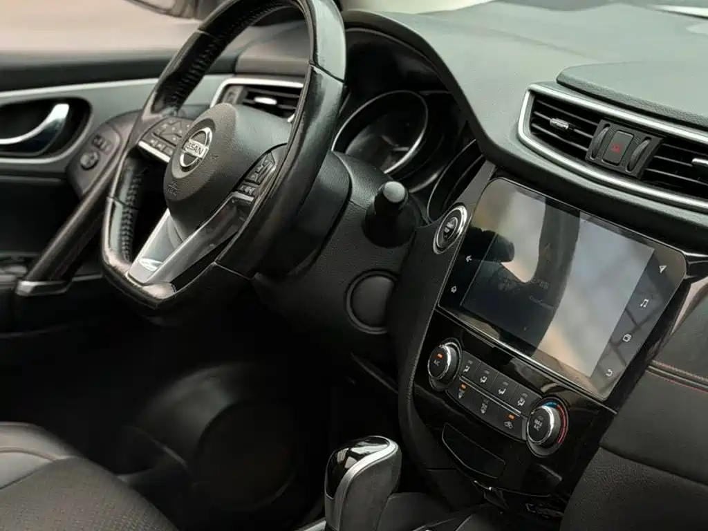 Nissan Qashqai — миниатюра 4