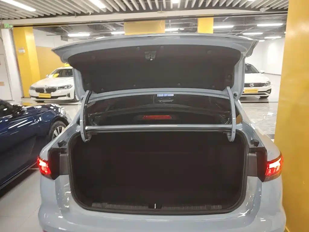 Geely Emgrand — миниатюра 19