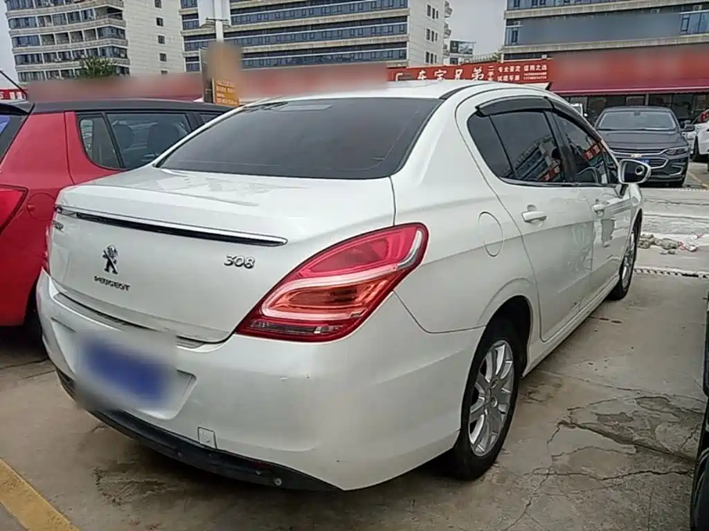 Peugeot 308 — миниатюра 7