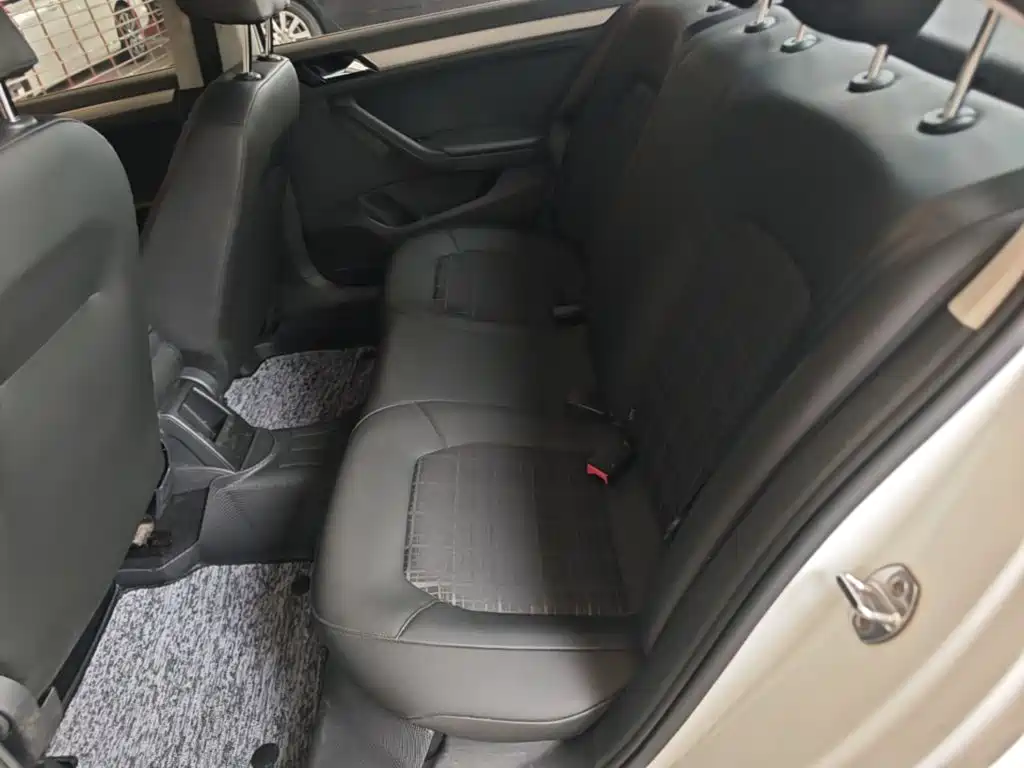 Volkswagen Jetta — миниатюра 17