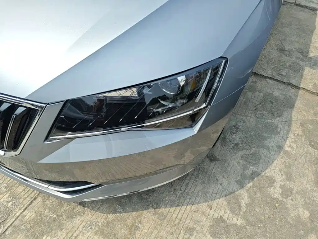 Skoda Superb — миниатюра 24