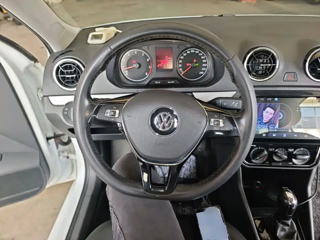 Volkswagen Jetta — миниатюра 11
