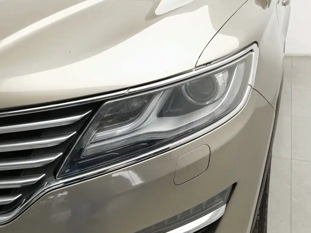 Lincoln MKC — миниатюра 7