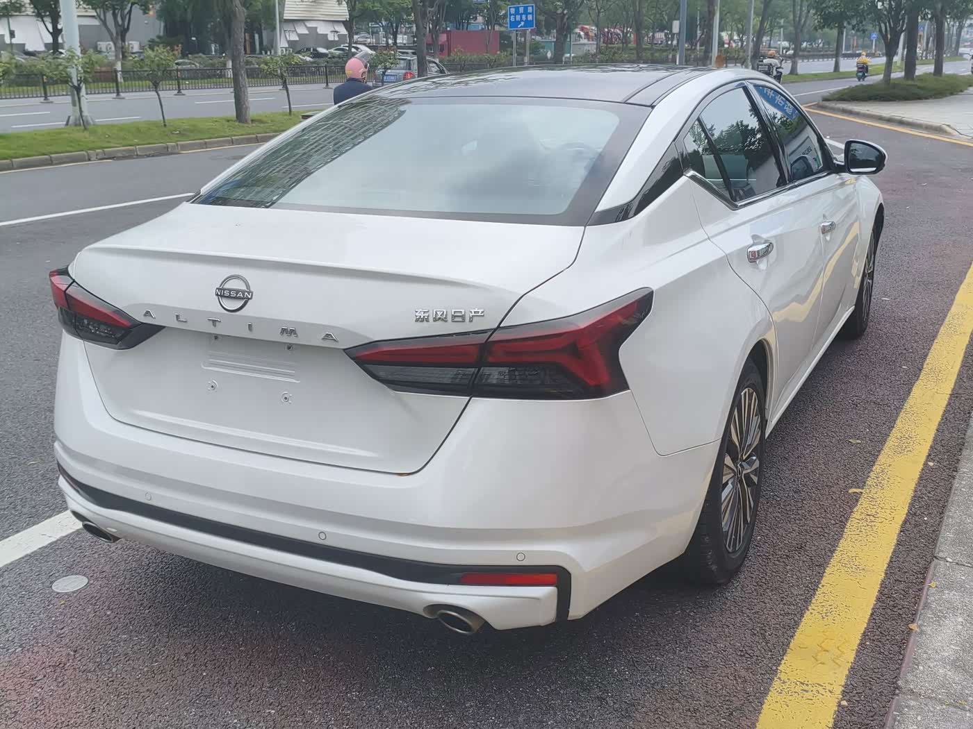 Nissan Teana 2.0 л 2023 г. Белый, пробег 41000 км