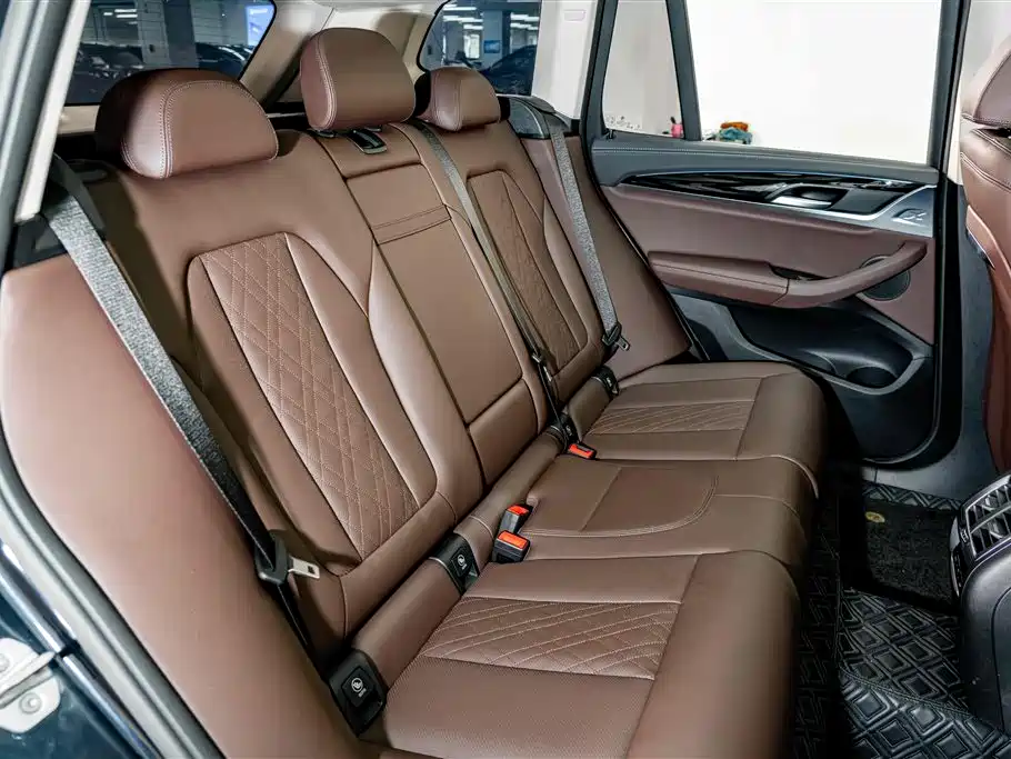 BMW iX3 — миниатюра 22