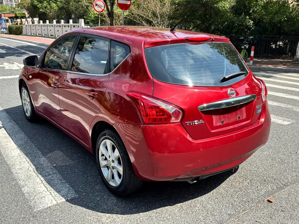 Nissan Tiida — миниатюра 6