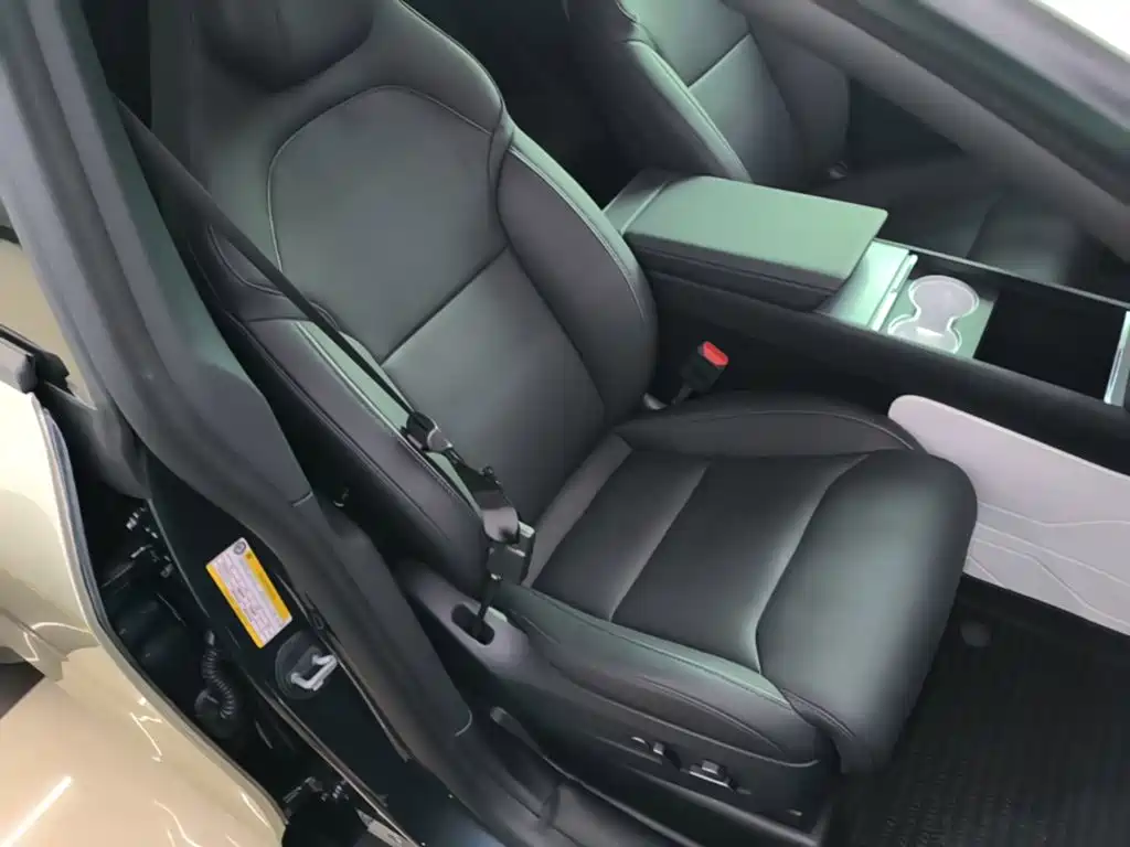 Tesla Model Y L — миниатюра 25