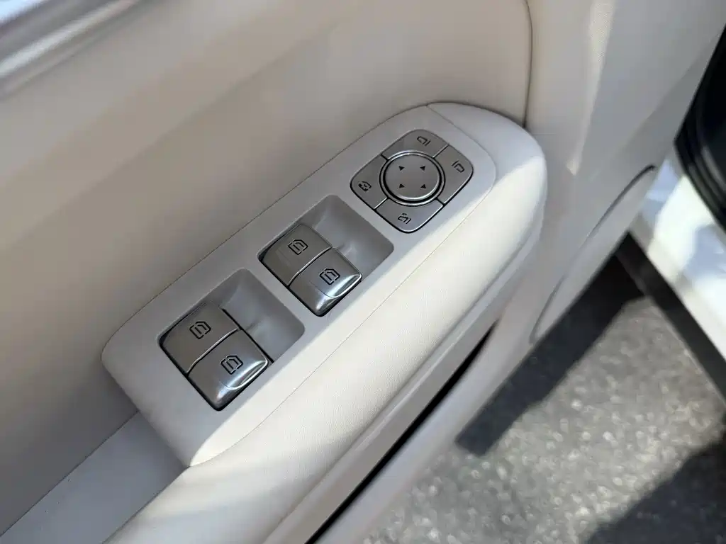 Li Auto Li L6 — миниатюра 9
