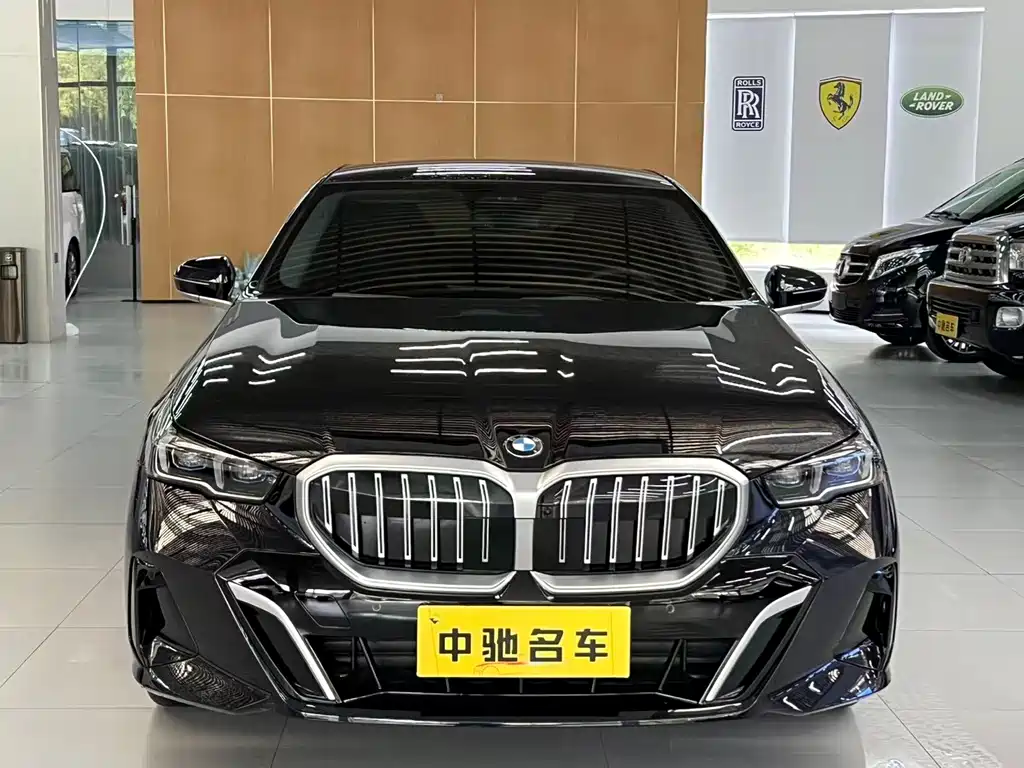 BMW 5 Series — миниатюра 2