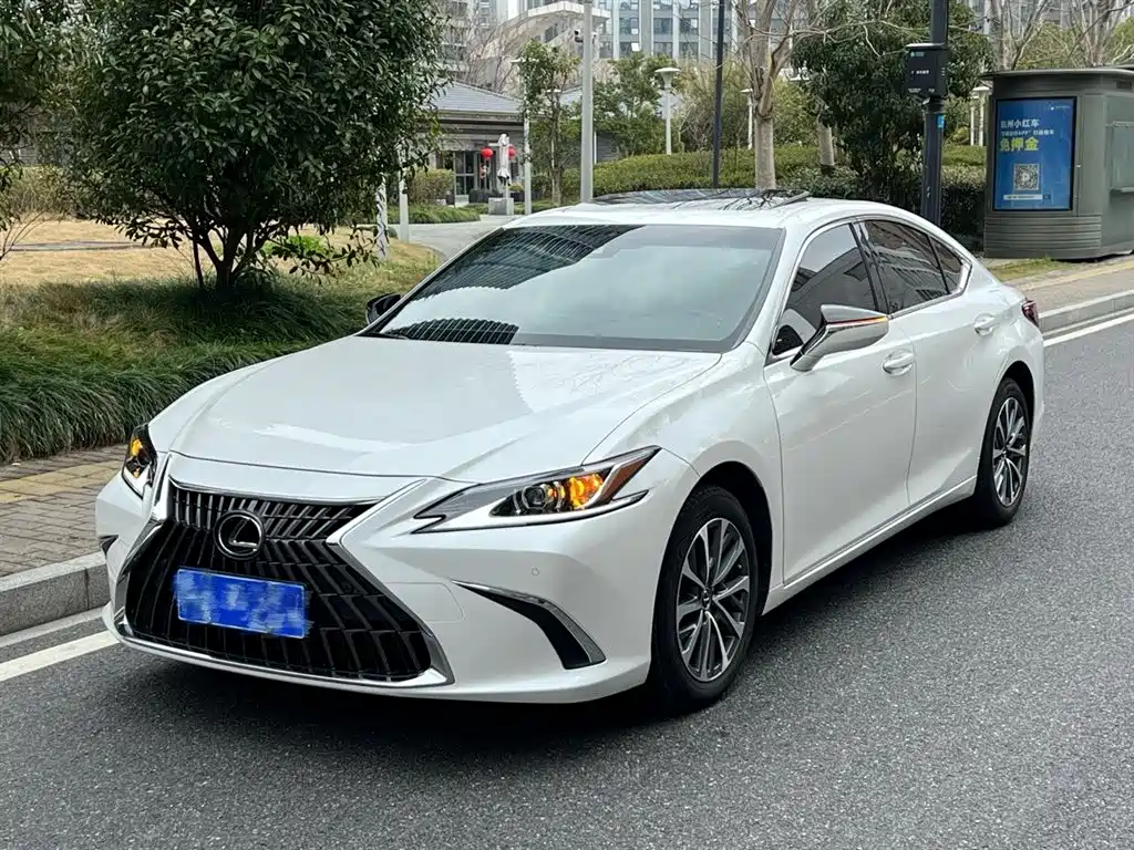 Купить Lexus ES