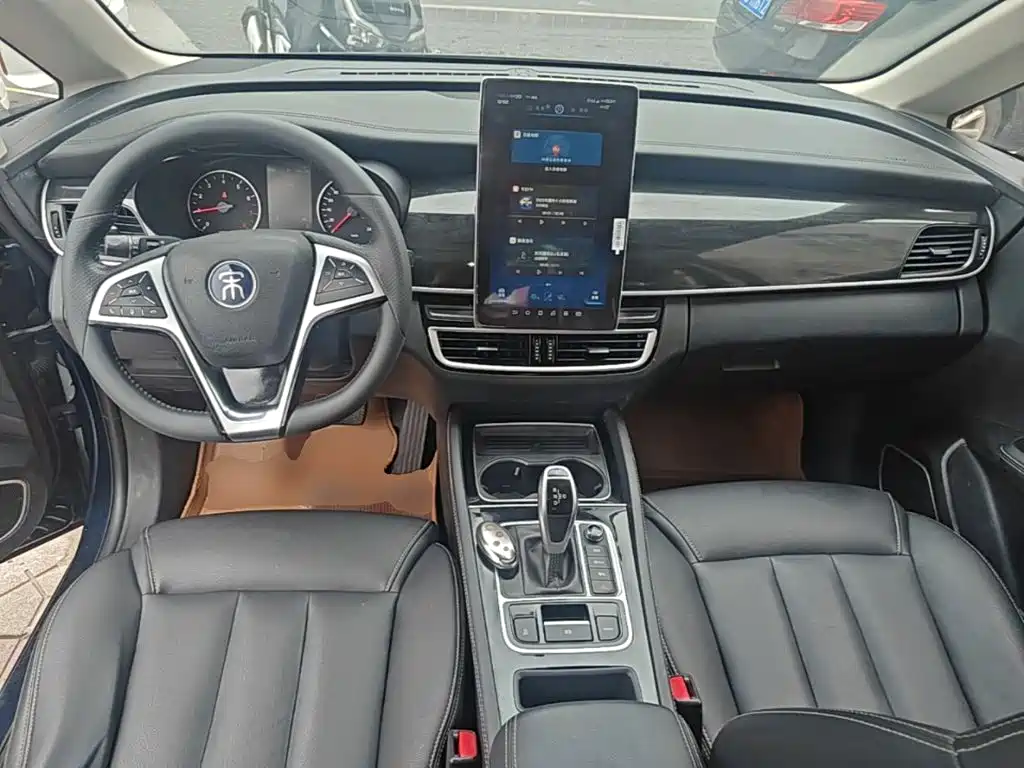 BYD MAX — миниатюра 6