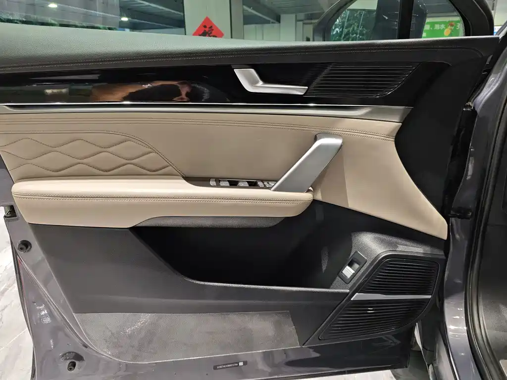 BYD Tang New Energy — миниатюра 17