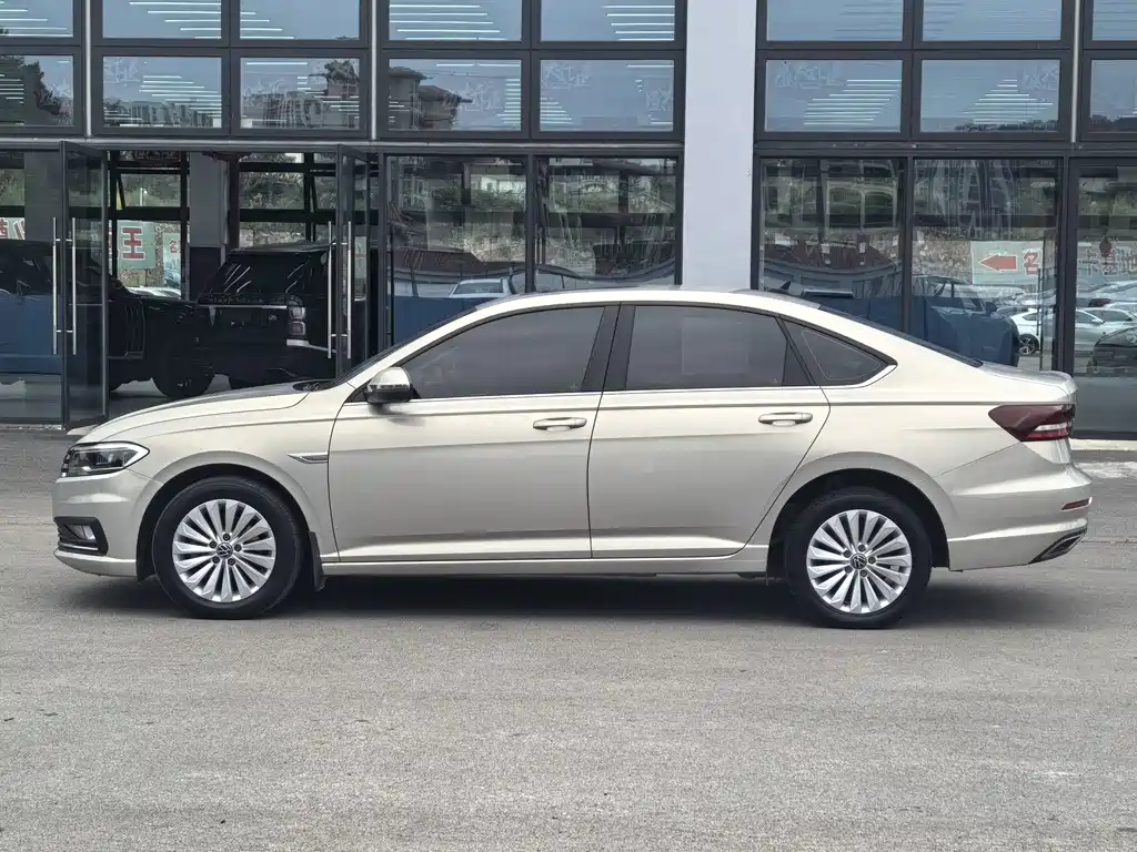 Volkswagen Lavida — миниатюра 5