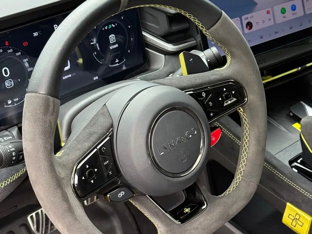 Lynk & Co 03 — миниатюра 11