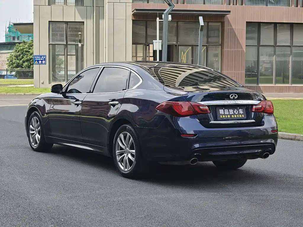 Infiniti Q70 — миниатюра 6
