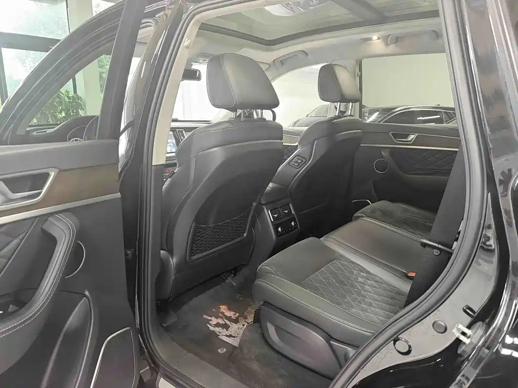 Hongqi Hongqi HS7 — миниатюра 6