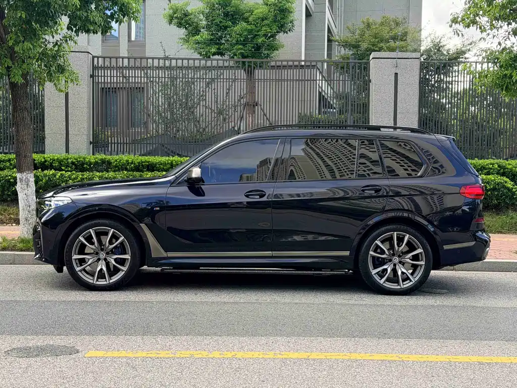 BMW X7 — миниатюра 16