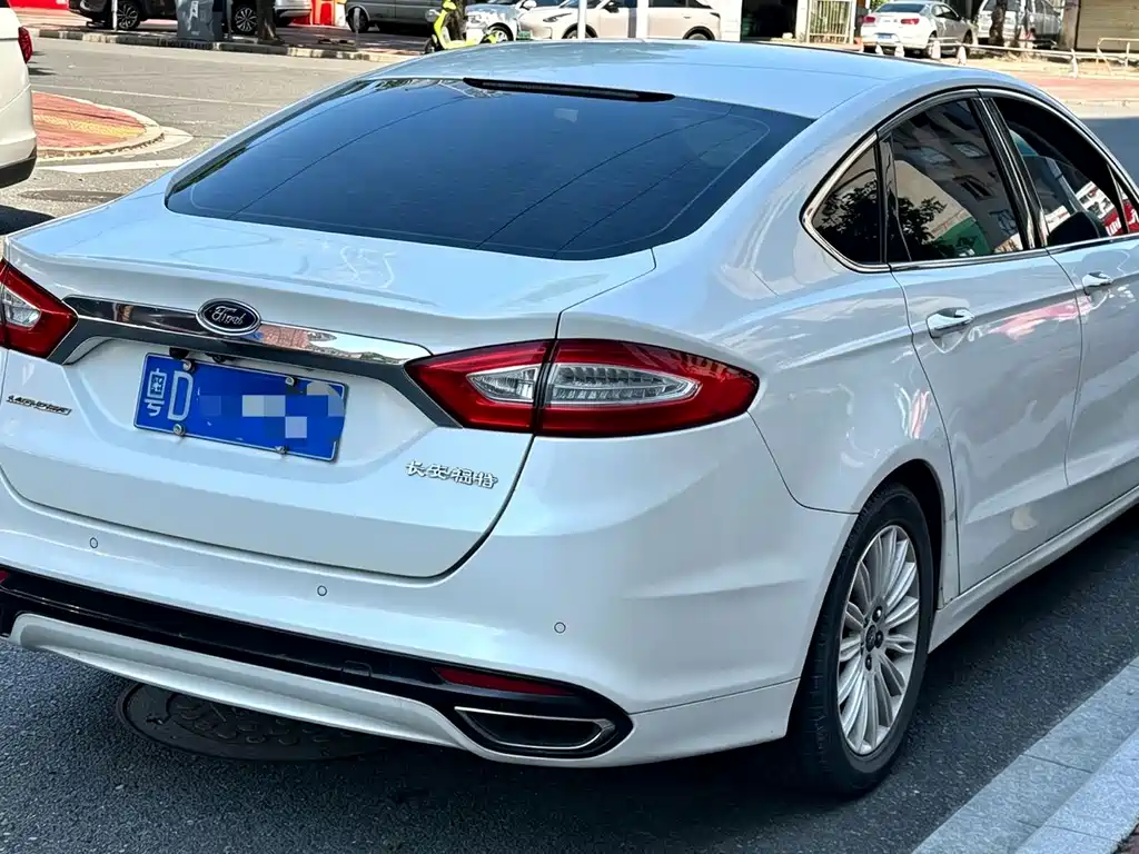 Ford Mondeo — миниатюра 6