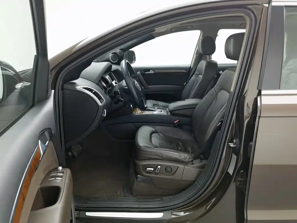 Audi Q7 — миниатюра 10