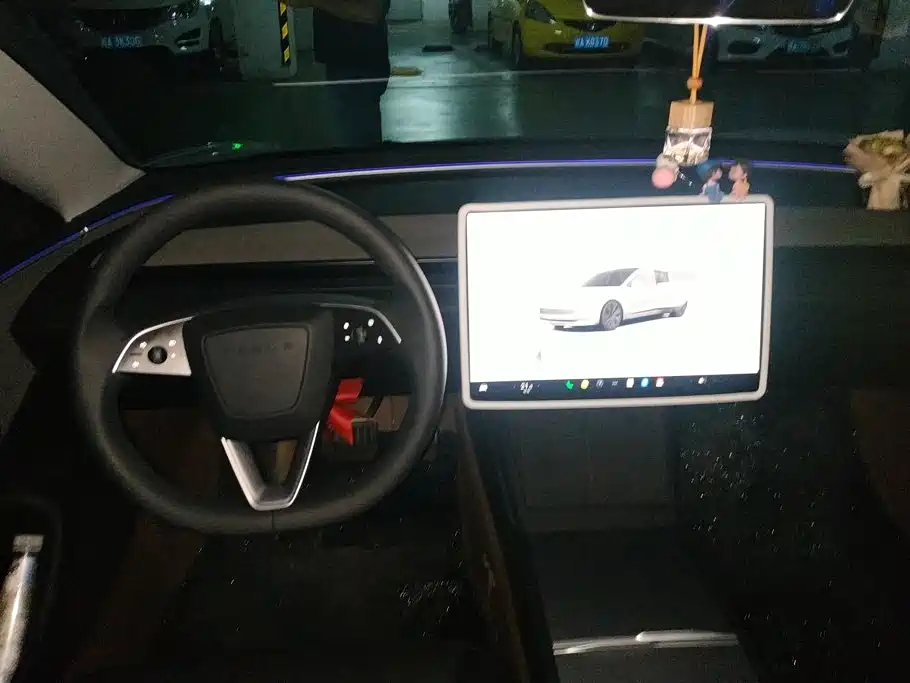 Tesla Model 3 — миниатюра 16