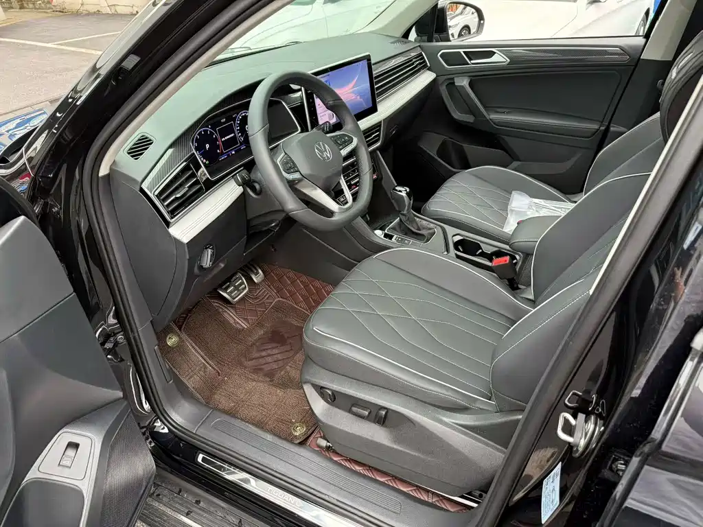 Volkswagen Tiguan L L 2025 330TSI AT R-Line