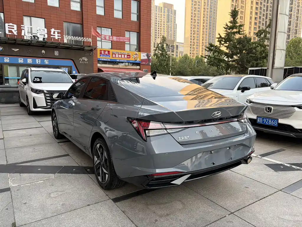 Hyundai Elantra — миниатюра 7